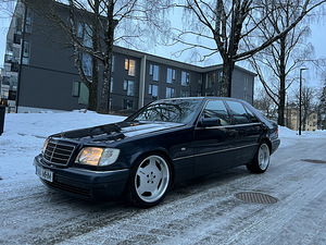Мерседес-Бенц S300 (3 фото из 10)