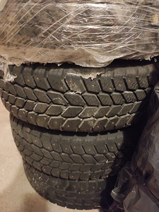 Комплект зимних шин с дисками, 225/70 R15C MB (1 фото из 2)