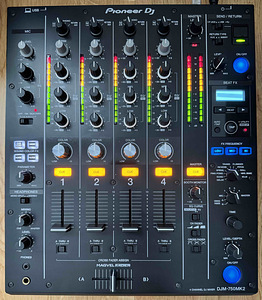 Pioneer DJM-750mk2 (2 foto / 2)