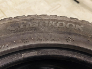 235/55/19 Hankook Winter i*cept X RW10 101T MS Ламельные (4 фото из 8)