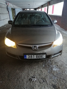 Honda civic 1.8 103 kw 2008 (10 foto / 14)