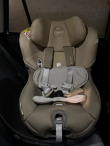 Cybex Sirona S i-Size 0-18kg,isofix 360 + Sensorsafe (1 foto / 7)