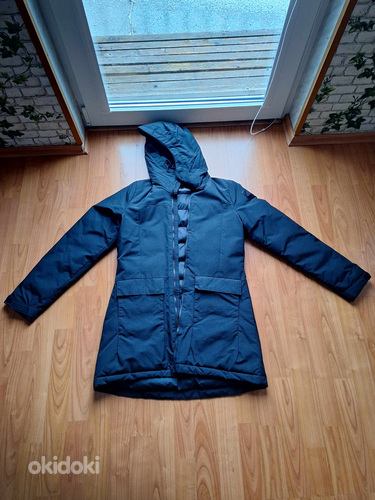Продам зимнюю куртку Adidas на женщину/девочку размер S. (фото #1)