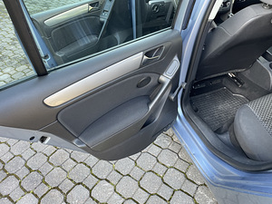 Volkswagen GOLF 1,4TSI bensiin 90kw 2011 (11 foto / 15)