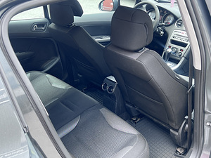 Peugeot 308 (7 foto / 8)