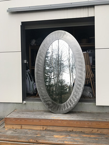Roostevabast terasest design peegliraam peegliga
