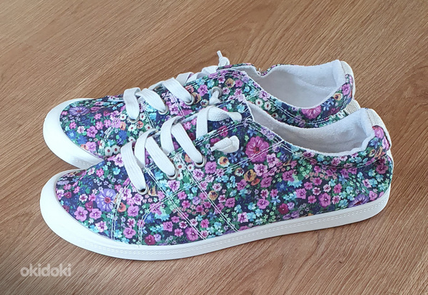Naiste uued tennised