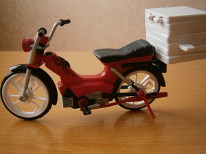 Spidermani mootorratas 1/18 (2 foto / 3)