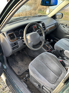 Suzuki Grand Vitara XL-7 2.7 varuosadeks (4 foto / 4)