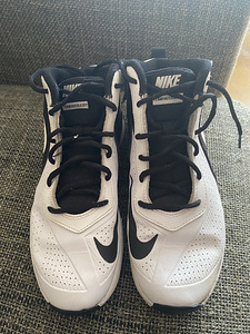 Кроссовки Nike (2 фото из 6)