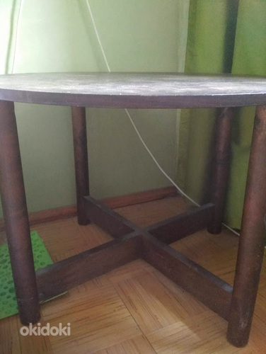 Круглый стол, высота 56см, диаметр 80см