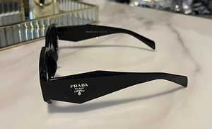 Stiilsed Prada päikeseprillid (1 foto / 3)