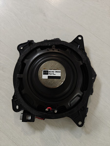 Lexus LS430 Subwoofer (2 foto / 3)