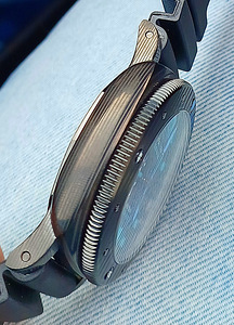 PANERAI SUBMERSIBLE CARBOTECH D=47mm (4 foto / 6)