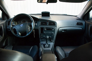 VOLVO V70 (8 фото из 11)