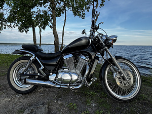 Mootorratas Suzuki Intruder (1 foto / 4)