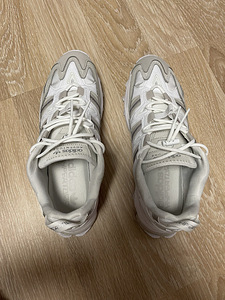 Adidas Originals Hyperturf trainers in triple white (6 foto / 6)