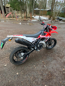Müüa uueväärne roller - 2022 Reiju mrt 50 - supermoto (5 foto / 5)