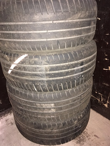 Michelin 235/45 ZR18 (1 foto / 2)
