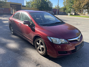 Honda Civic 8 varuosadeks (2 foto / 10)