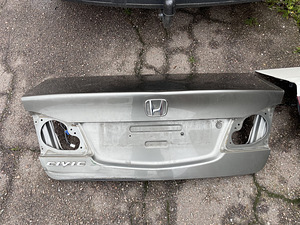 Honda Civic 8 varuosadeks (6 foto / 10)