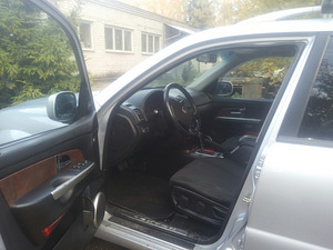 SsangYong Rexton (3 foto / 4)
