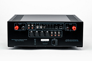 Hegel H590 (3 фото из 3)