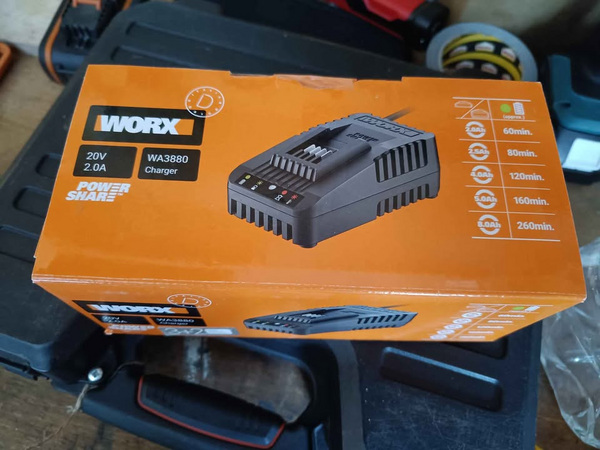 Зарядное устройство Worx
