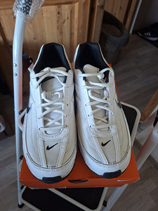 Кроссовки Nike (1 фото из 2)