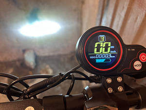 Elektriline tõukeratas Beaster Scooter Helios TF 100 (6 foto / 10)