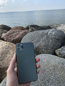 iPhone 11 Pro Max в отличном состоянии (1 фото из 4)