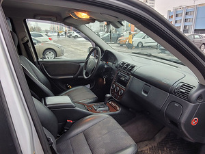 Mercedes-Benz ML 270 Facelift (4 foto / 6)
