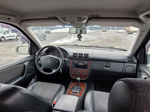 Mercedes-Benz ML 270 Facelift (6 foto / 6)