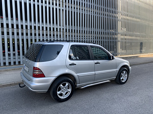 Mercedes-benz ML270cdi 120kw (3 foto / 8)