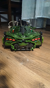 42115 LEGO® Technic Lamborghini Sian FKP 37 (3 foto / 3)