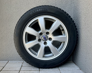 16" VOLVO orig. veljed koos Kumho Wintercraft naastrehvidega (1 foto / 6)