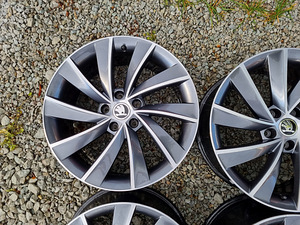 R18 Škoda veljed 5x112 (4 foto / 5)