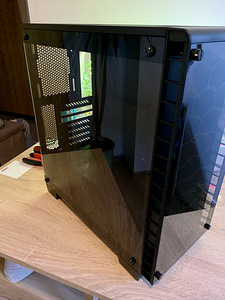 Korpus Corsair Crystal 460X Compact ATX Mid-Tower Case (6 foto / 10)
