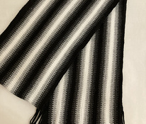 Новый шарф, длина 102 см, ширина 19 см