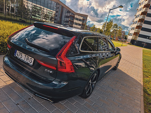 Volvo V90 R-Design 2.0 D5 173kW (7 foto / 15)