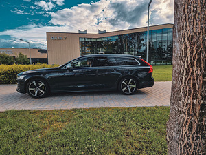 Volvo V90 R-Design 2.0 D5 173kW (4 foto / 15)
