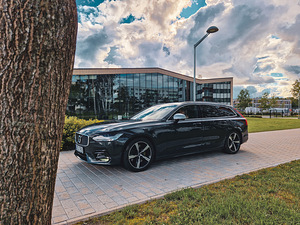 Volvo V90 R-Design 2.0 D5 173kW (3 foto / 15)