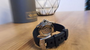 Uued meeste käekellad Omega Seamaster (7 foto / 7)