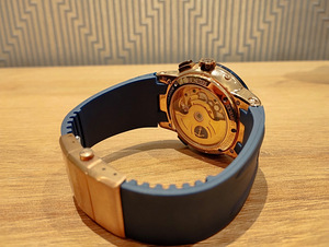 Meeste käekellad Ulysse Nardin El Toro (9 foto / 9)