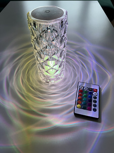 Öölamp RGB LED akuga laetav (1 foto / 4)