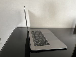 Apple Macbook Pro 15-inch (2018) (5 foto / 6)