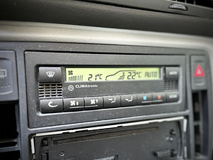 Volkswagen Passat 1.8 110kW (14 foto / 14)