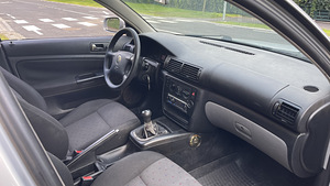 Volkswagen Passat (5 foto / 7)
