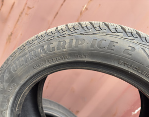 Шины Goodyear Ultragrip Ice 2 (2 фото из 4)