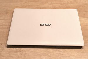 Asus X553M (1 foto / 4)